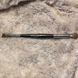 Younique loner/shader brush